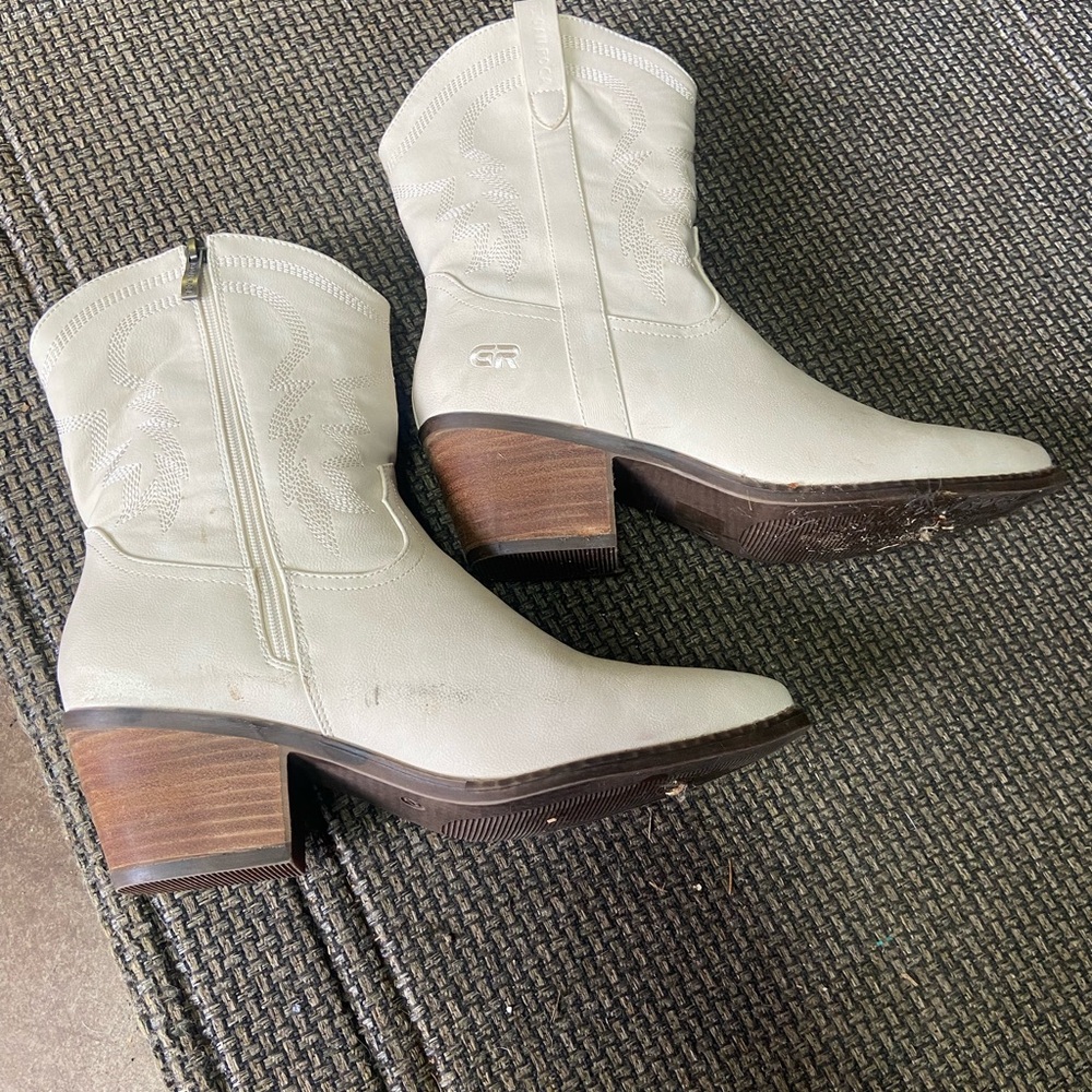 Women's White Cowgirl Ankle Boots